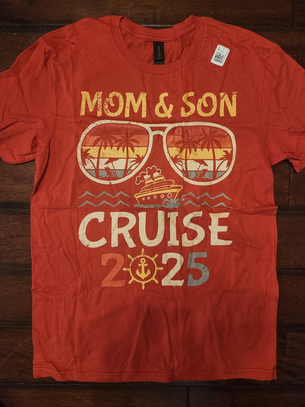 Gildan Red "Mom & Son Cruise 2025" Graphic Tee